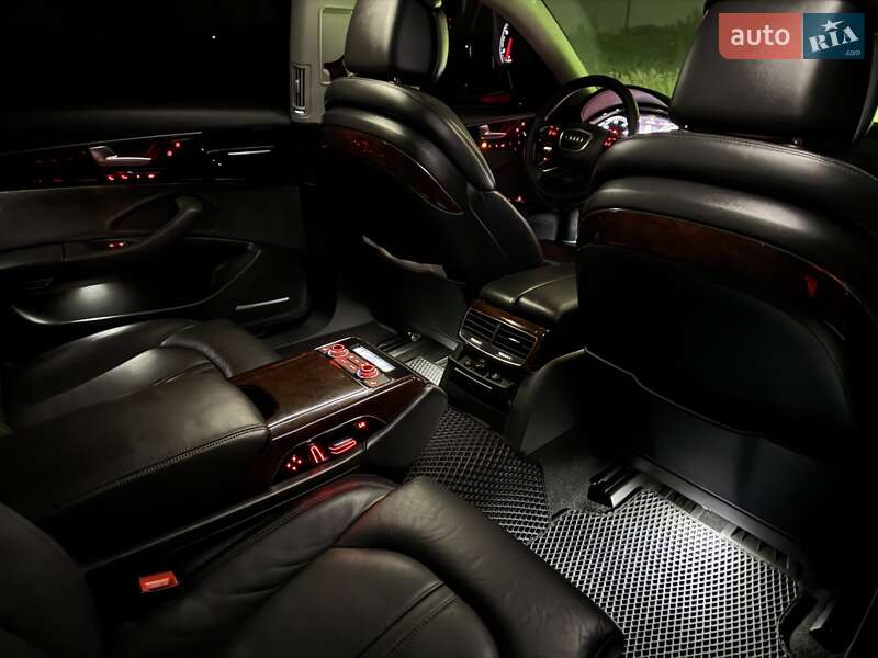 Седан Audi A8 2011 в Черновцах