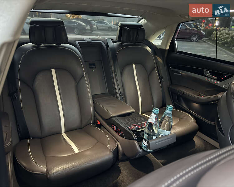 Седан Audi A8 2012 в Києві