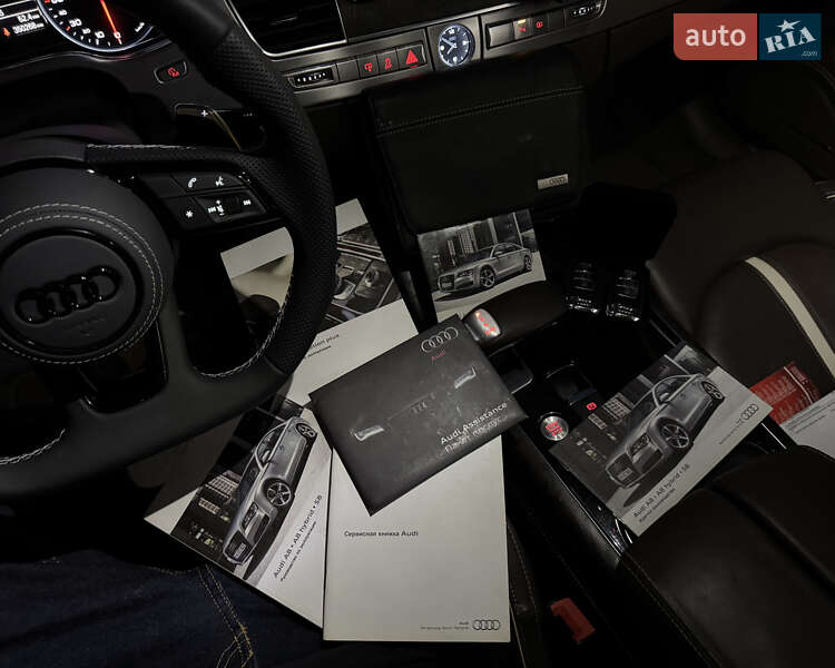 Седан Audi A8 2012 в Києві