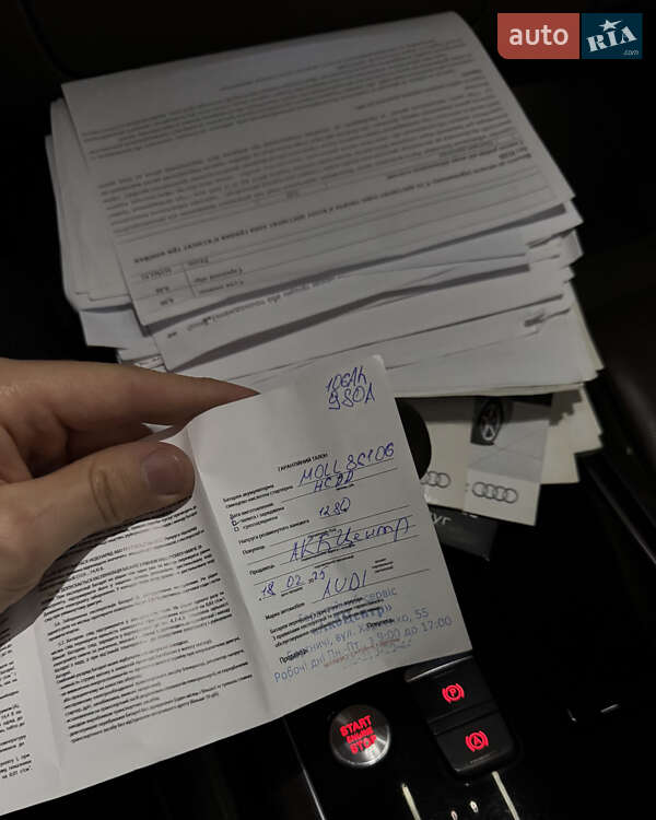 Седан Audi A8 2012 в Києві