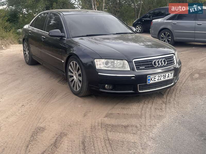 Седан Audi A8 2004 в 