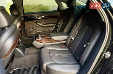 Седан Audi A8 2017 в 