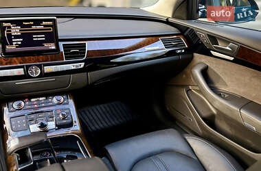 Седан Audi A8 2017 в 