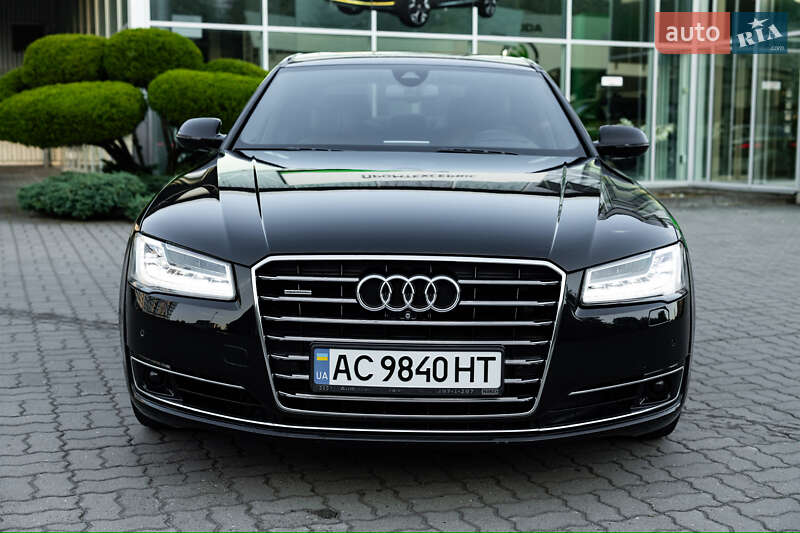Седан Audi A8 2015 в Луцке