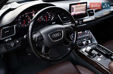 Седан Audi A8 2015 в 