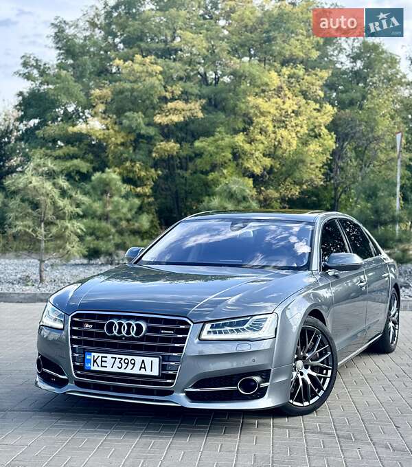 Седан Audi A8 2015 в Кам'янському