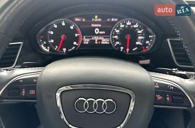 Седан Audi A8 2015 в 