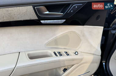 Седан Audi A8 2011 в 