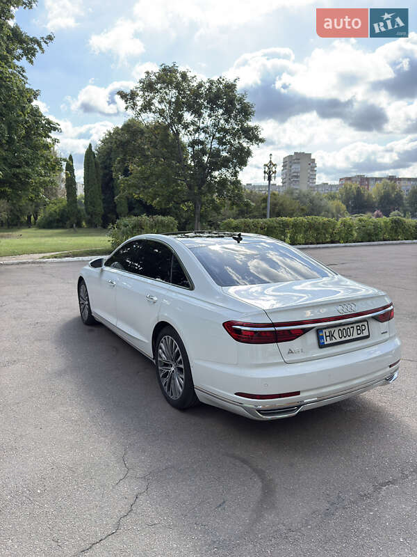 Седан Audi A8 2018 в Ровно