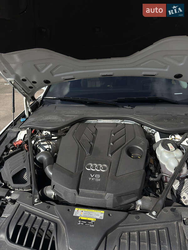 Седан Audi A8 2018 в Ровно