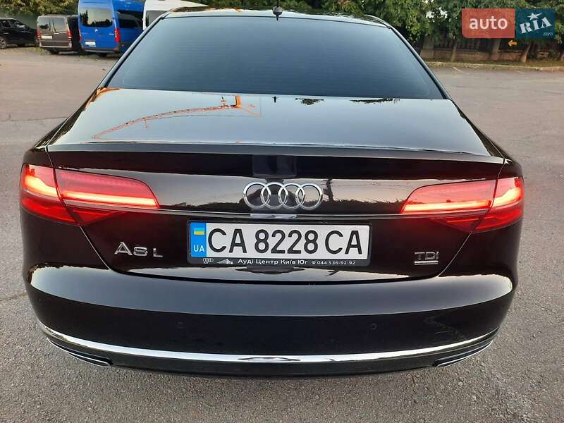 Седан Audi A8 2017 в Умани