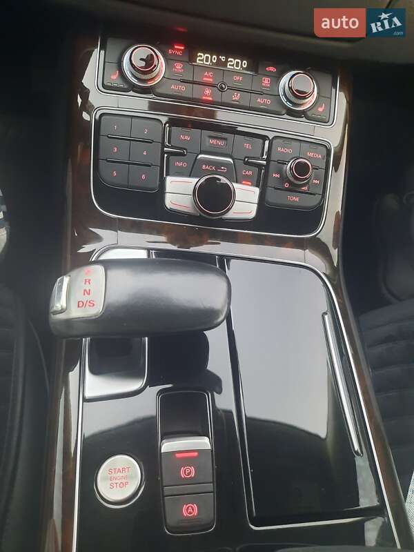 Седан Audi A8 2017 в Умани