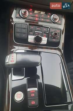 Седан Audi A8 2017 в 
