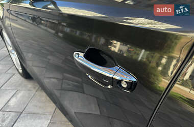 Седан Audi A8 2015 в 