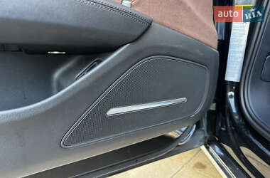 Седан Audi A8 2015 в 