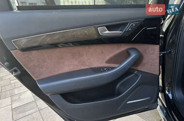 Седан Audi A8 2015 в 