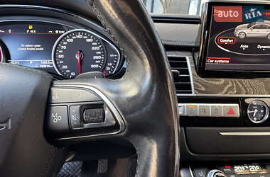 Седан Audi A8 2015 в 