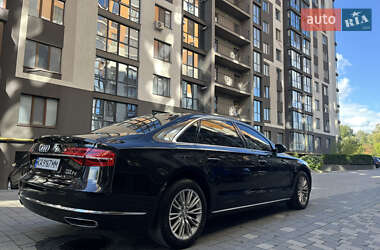 Седан Audi A8 2017 в 