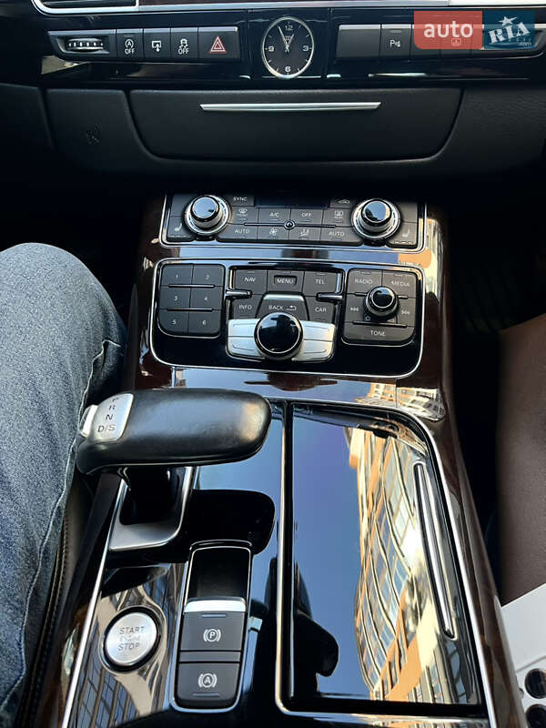 Седан Audi A8 2017 в Вінниці