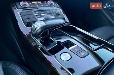 Седан Audi A8 2017 в 