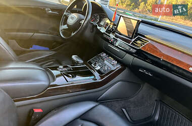Седан Audi A8 2017 в 