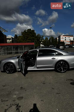 Седан Audi A8 2017 в 