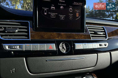 Седан Audi A8 2015 в 