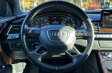 Седан Audi A8 2015 в 
