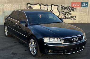 Седан Audi A8 2004 в 