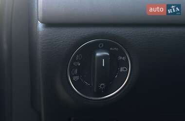 Седан Audi A8 2004 в 