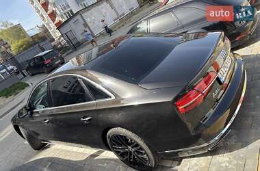 Седан Audi A8 2017 в 