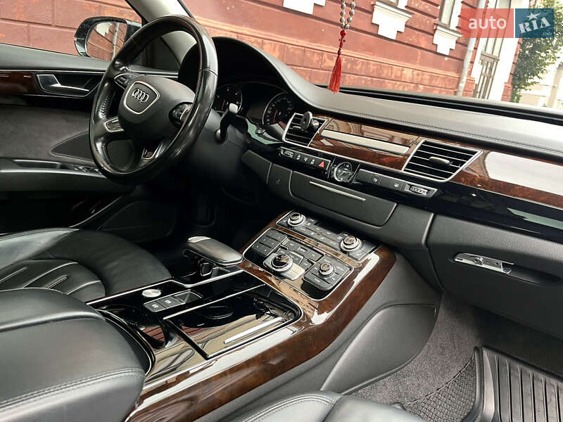 Седан Audi A8 2017 в Вінниці