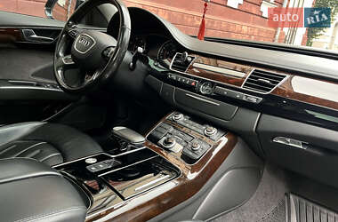 Седан Audi A8 2017 в 