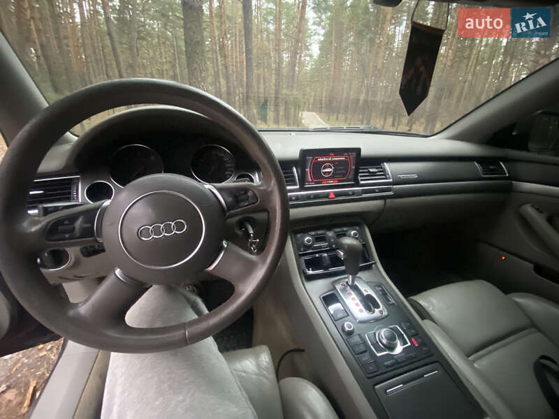 Седан Audi A8 2004 в Полтаве