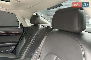 Седан Audi A8 2013 в 