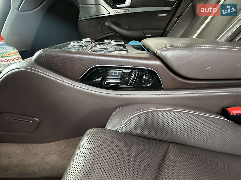 Седан Audi A8 2011 в Киеве