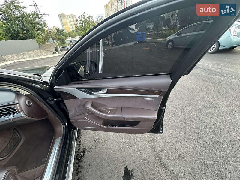 Седан Audi A8 2011 в Киеве
