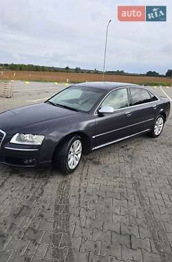 Седан Audi A8 2004 в 