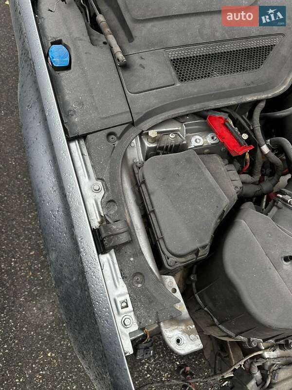 Седан Audi A8 2012 в Киеве