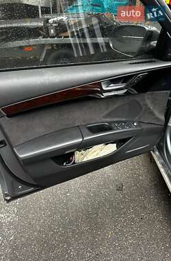Седан Audi A8 2012 в 