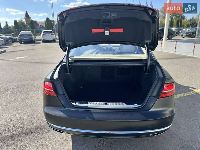 Седан Audi A8 2015 в Полтаве