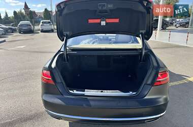 Седан Audi A8 2015 в 