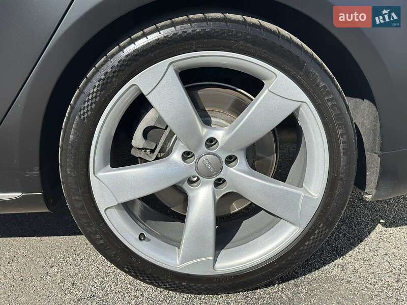 Седан Audi A8 2015 в Полтаве