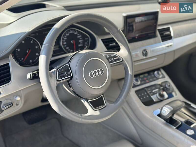 Седан Audi A8 2015 в Полтаве