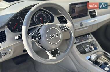 Седан Audi A8 2015 в 
