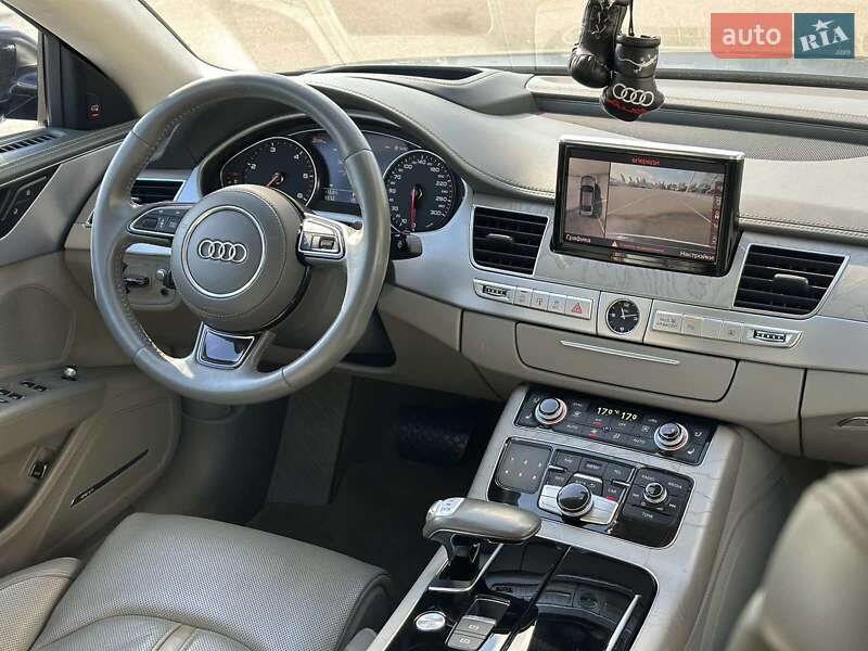 Седан Audi A8 2015 в Полтаве