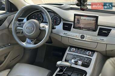Седан Audi A8 2015 в 
