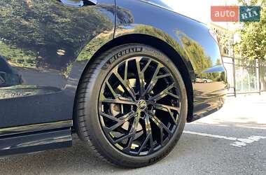 Седан Audi A8 2023 в 