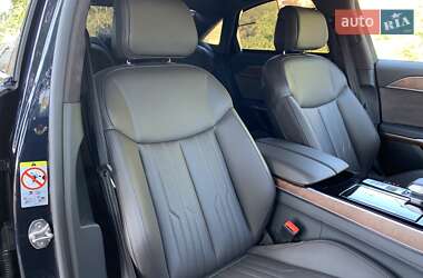 Седан Audi A8 2023 в 