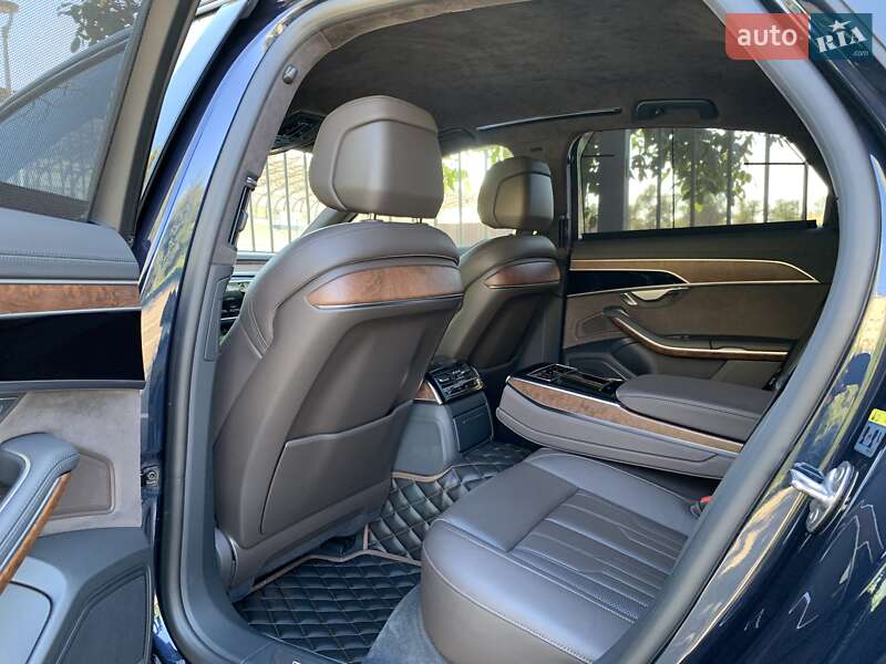 Седан Audi A8 2023 в Кривом Роге